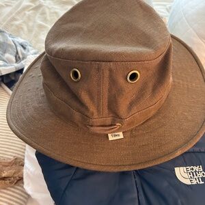 Men’s Tilley hat
